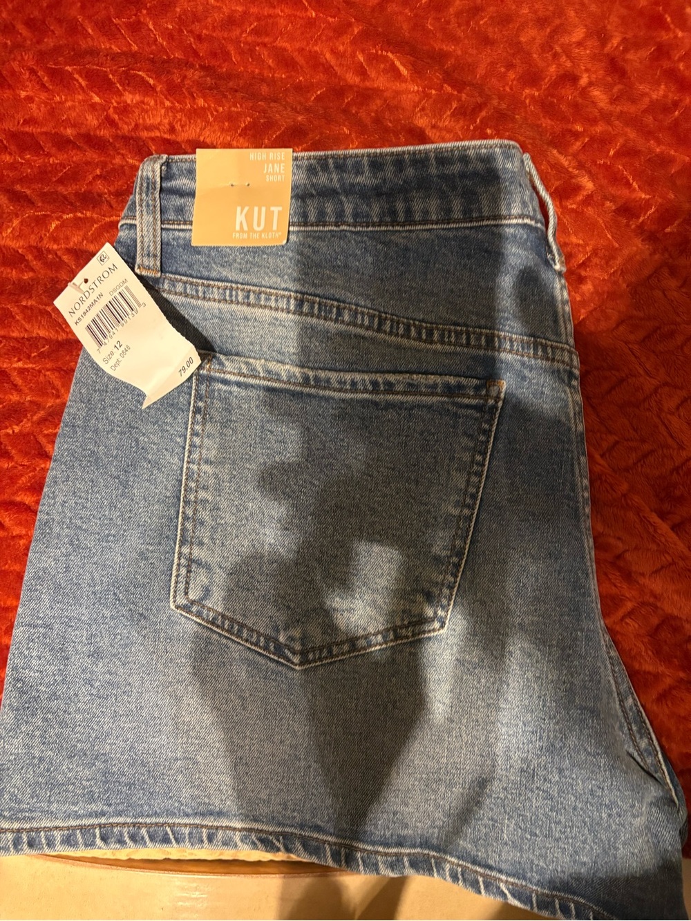 Kut from the Kloth Straight women’s high rise shorts in Light Blue Denim